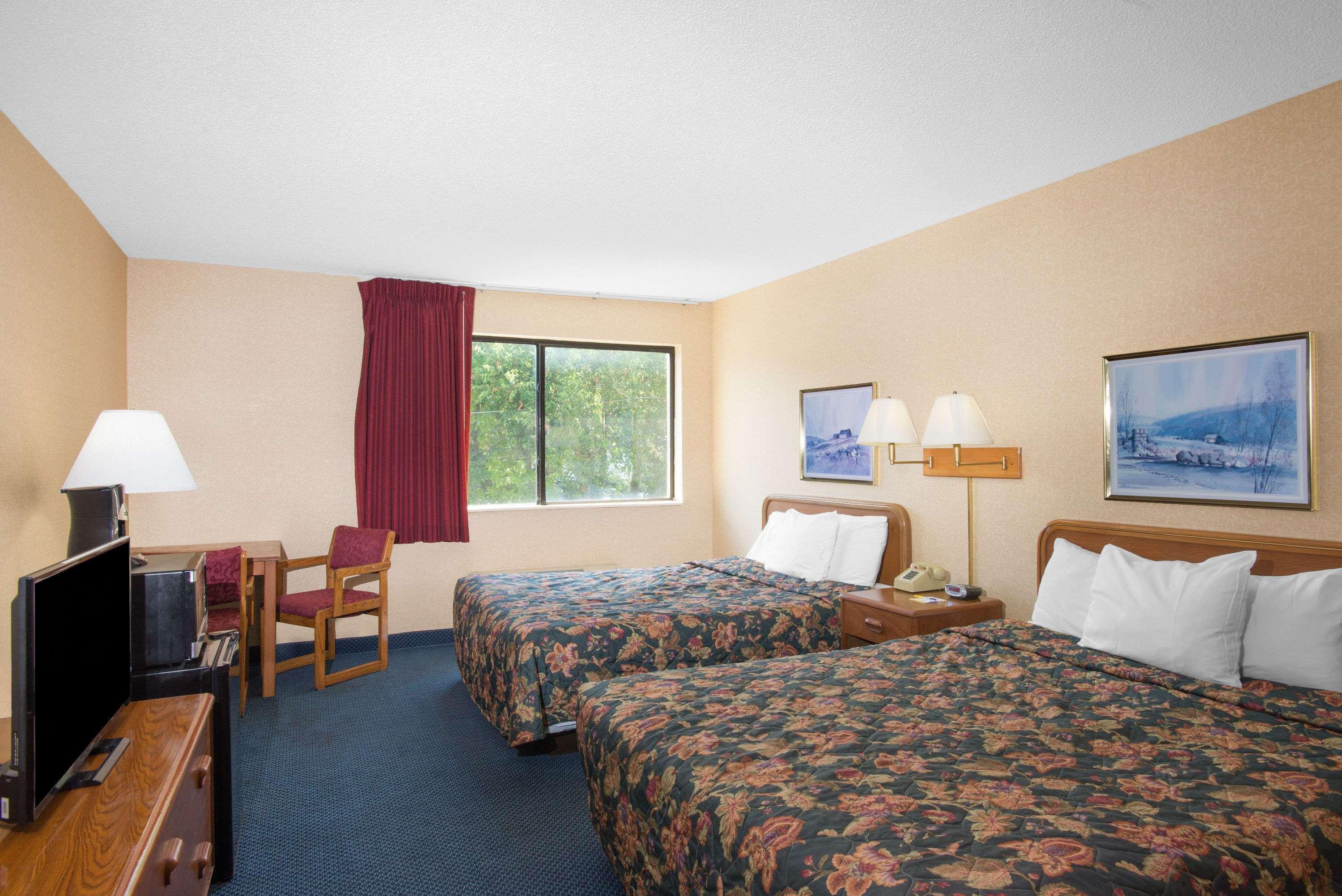 Days Inn By Wyndham Auburn/Finger Lakes Region Екстериор снимка
