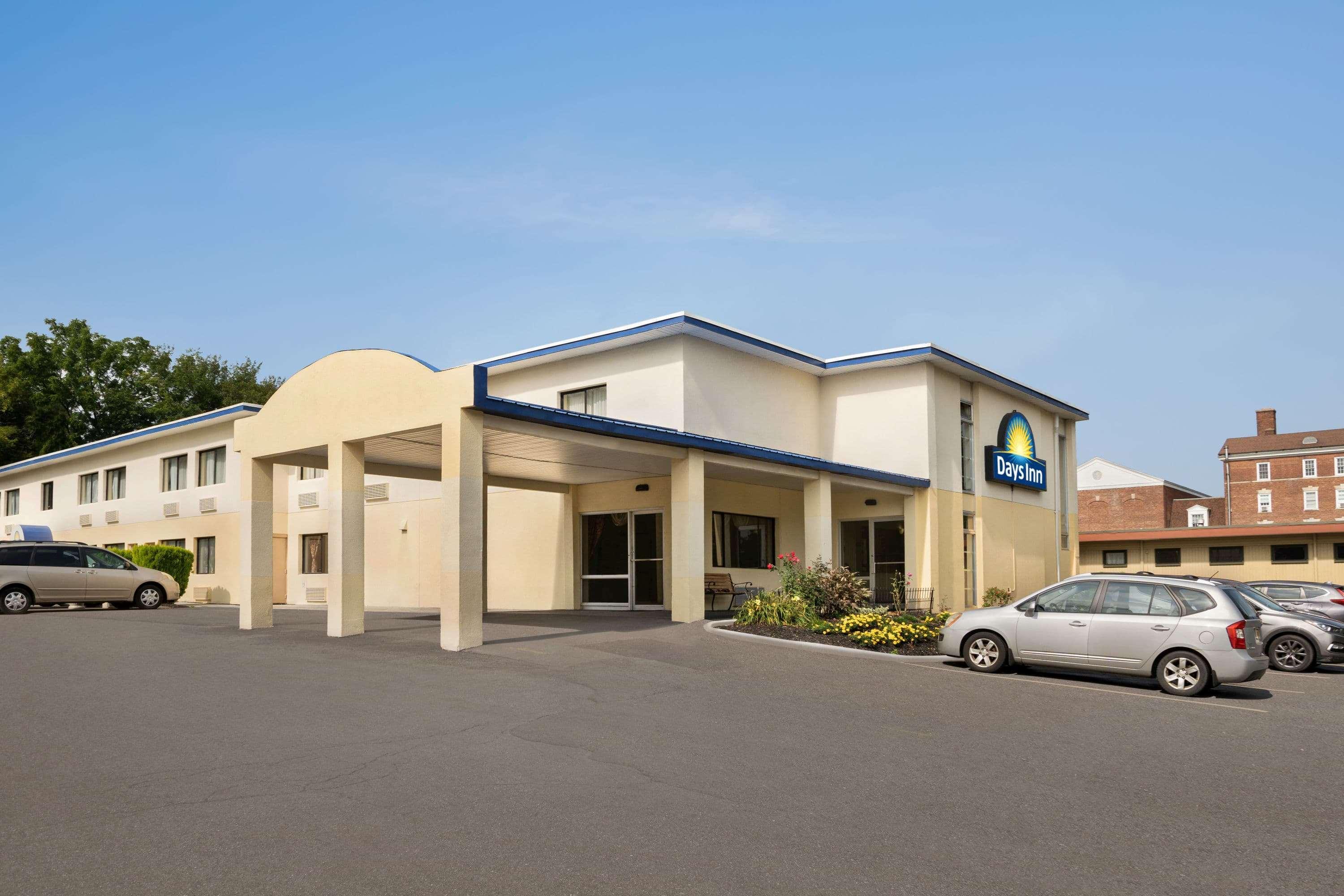 Days Inn By Wyndham Auburn/Finger Lakes Region Екстериор снимка