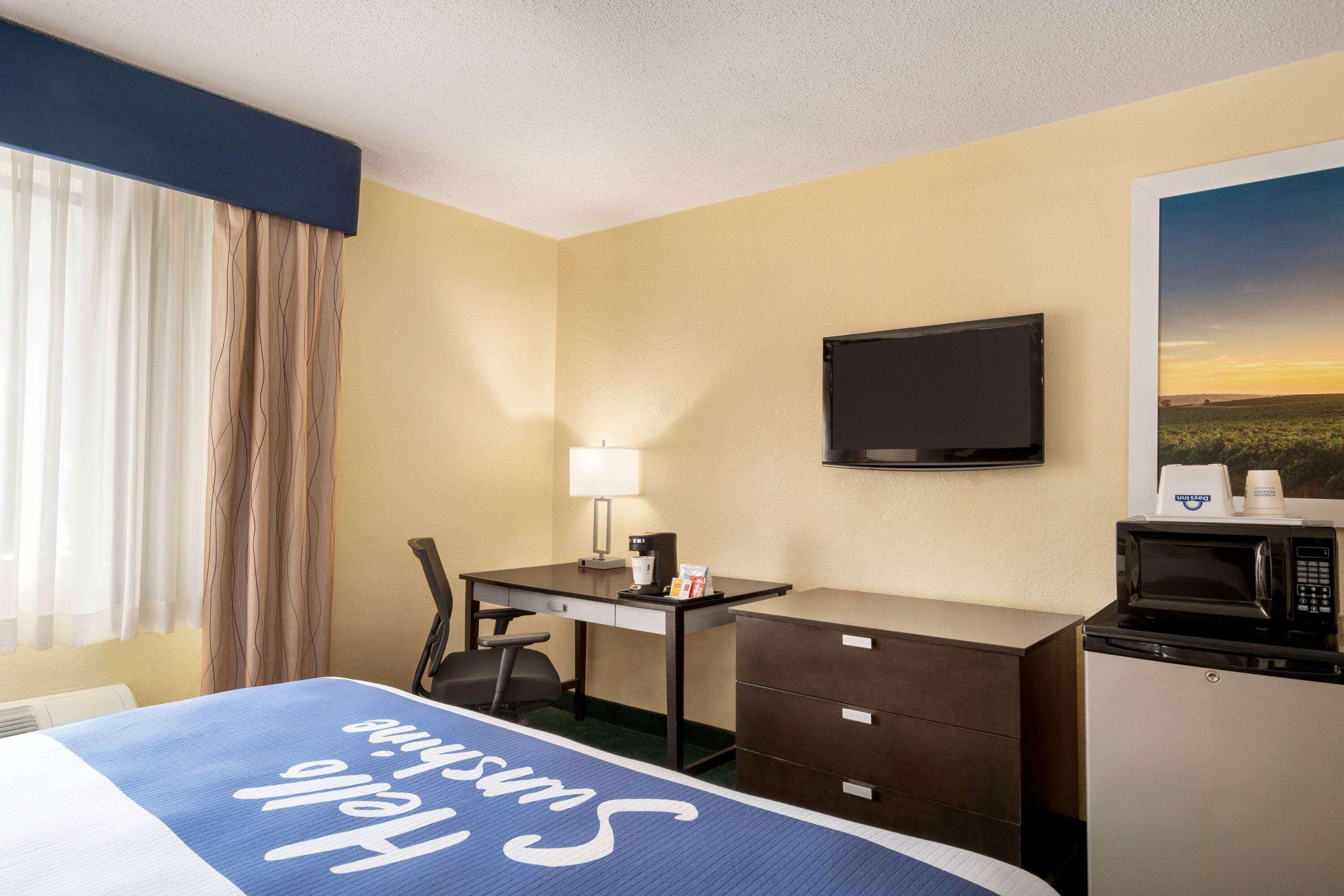 Days Inn By Wyndham Auburn/Finger Lakes Region Екстериор снимка