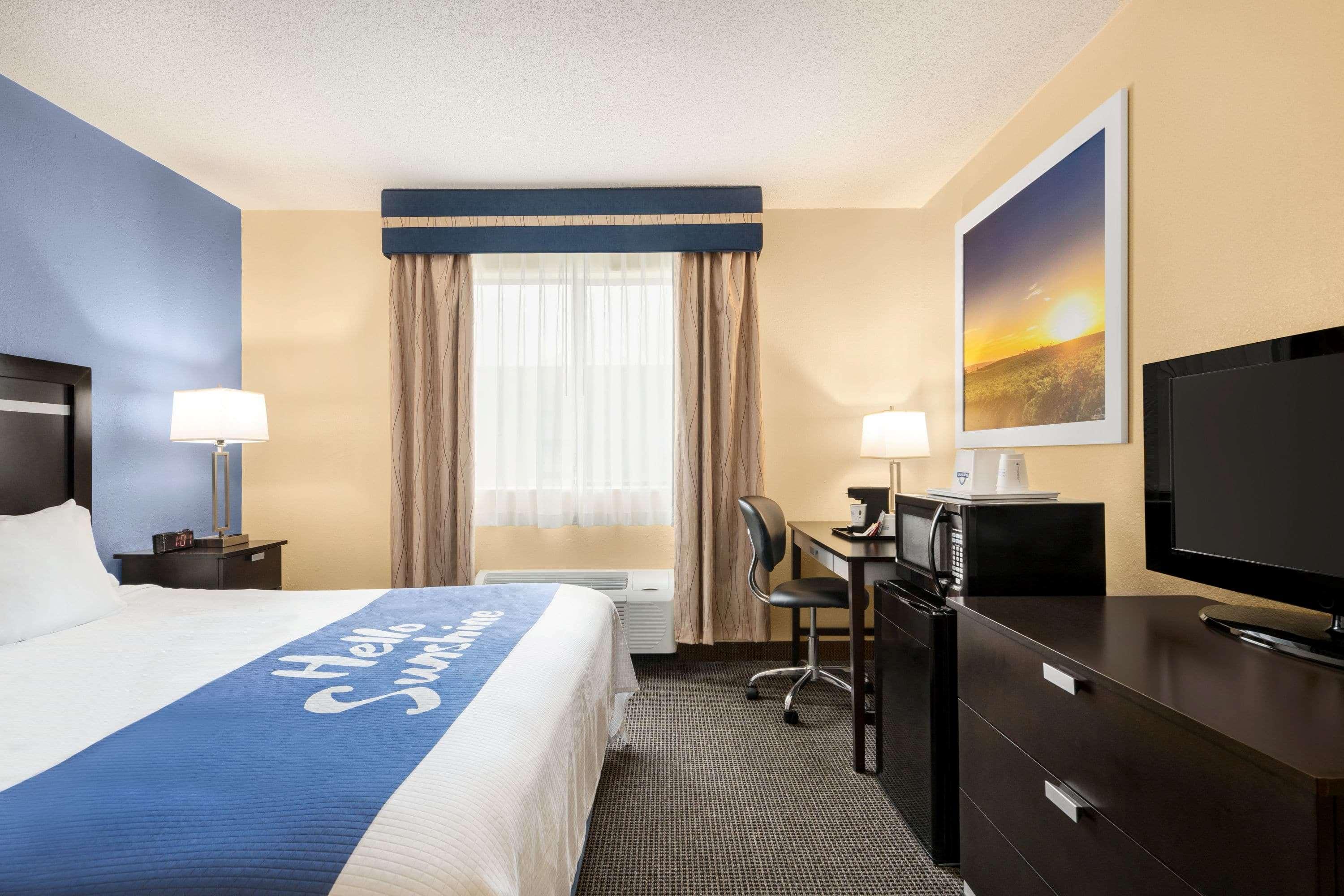 Days Inn By Wyndham Auburn/Finger Lakes Region Екстериор снимка