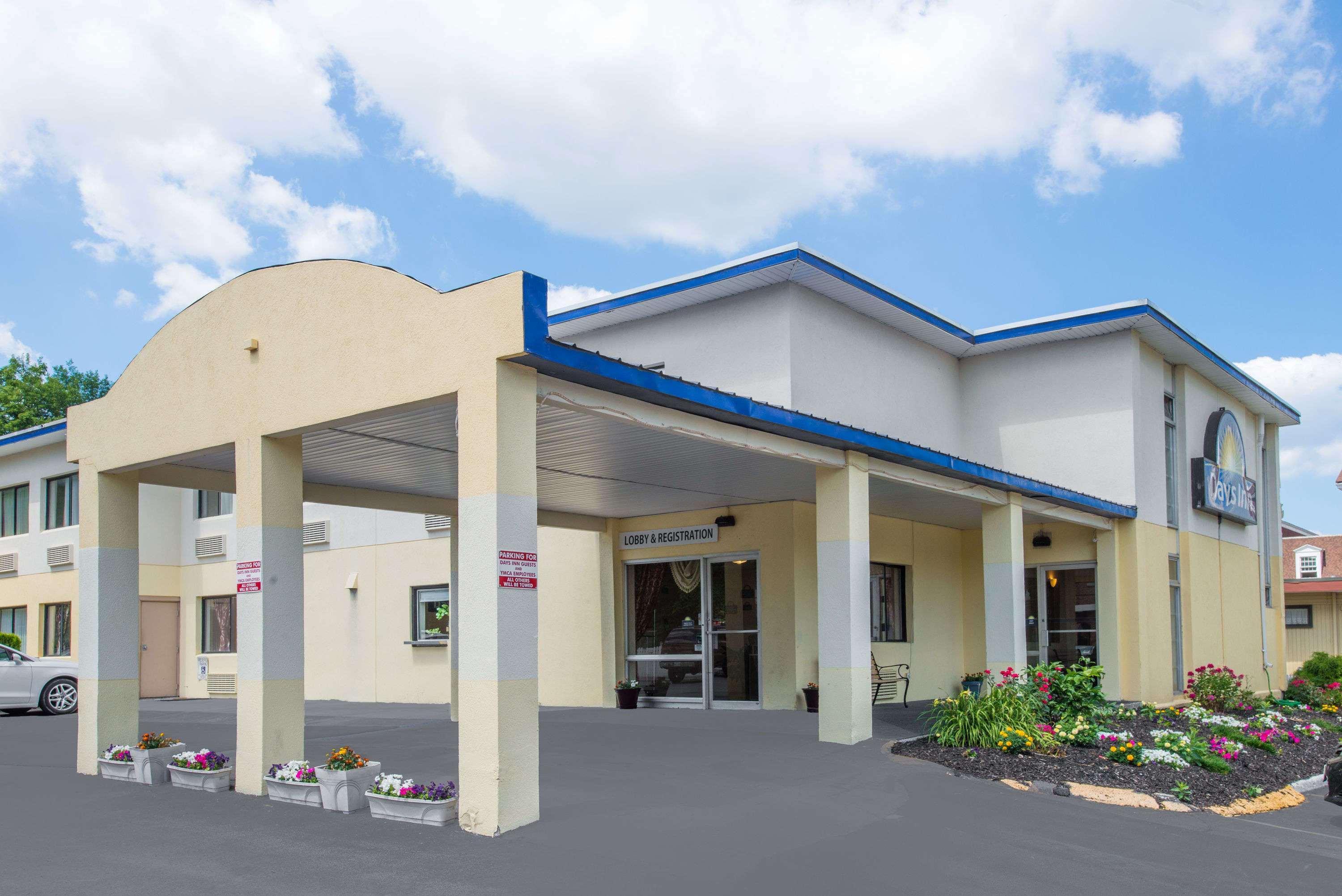 Days Inn By Wyndham Auburn/Finger Lakes Region Екстериор снимка