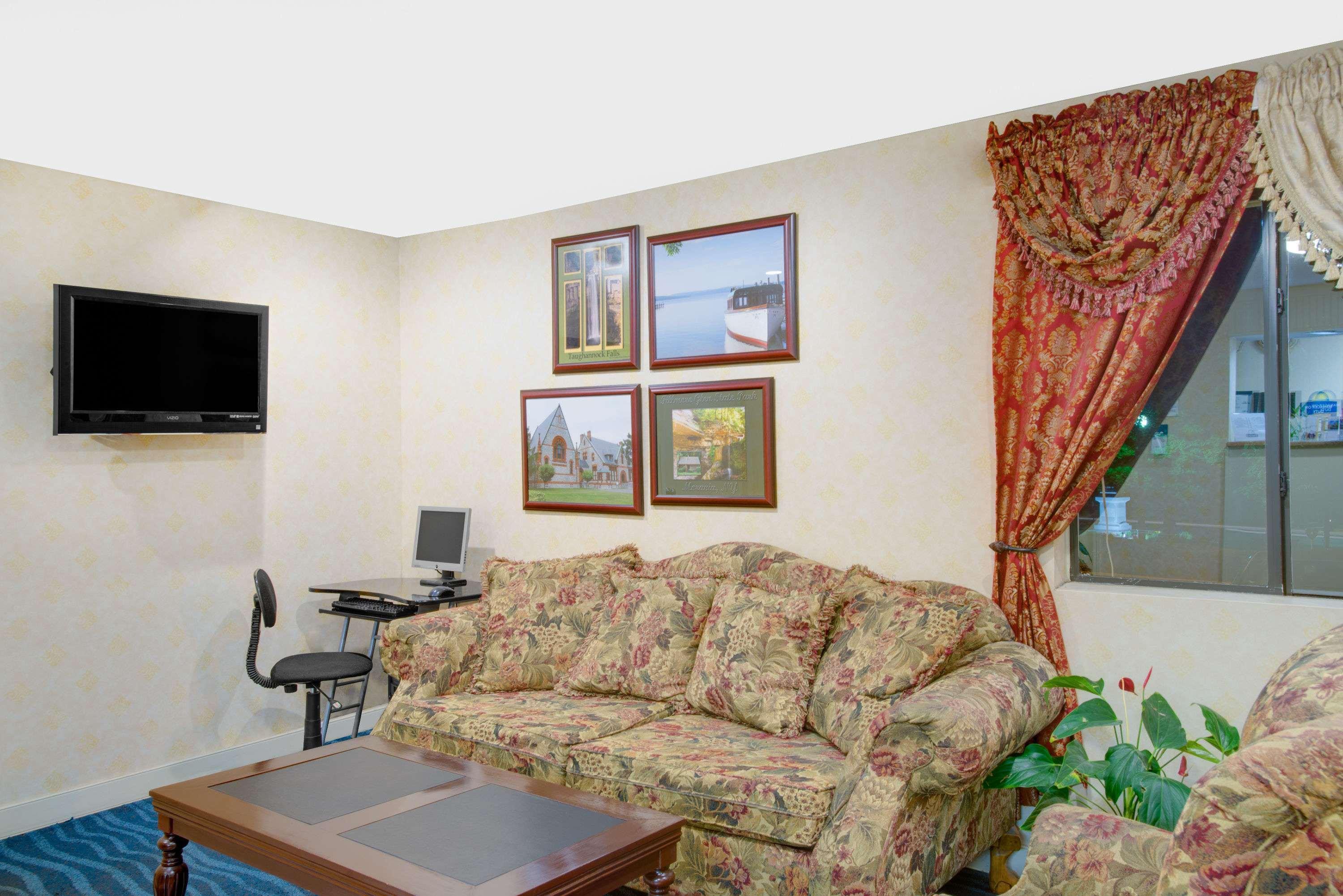 Days Inn By Wyndham Auburn/Finger Lakes Region Екстериор снимка