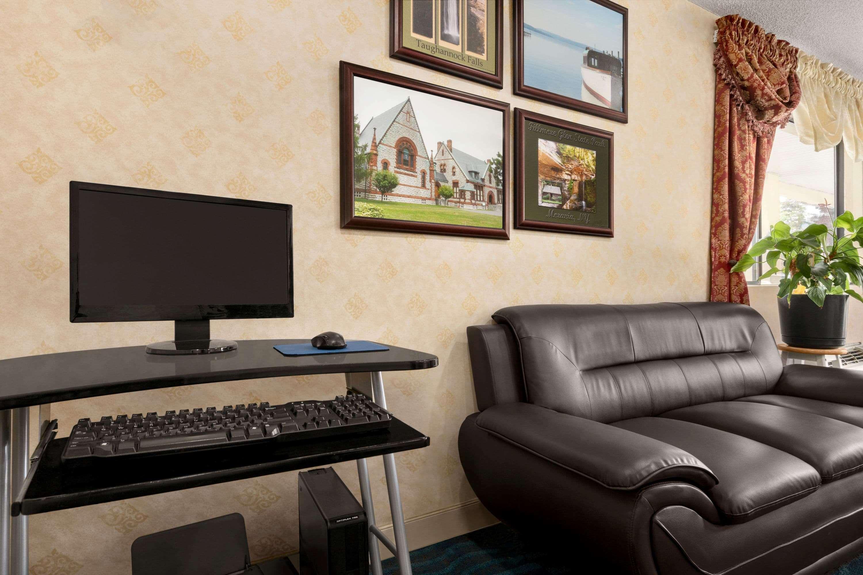 Days Inn By Wyndham Auburn/Finger Lakes Region Екстериор снимка